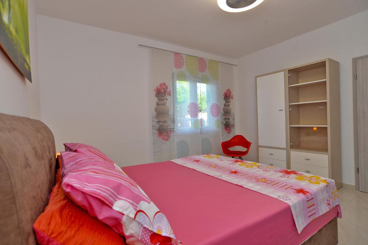 Apartments Mala Vala 925 - Adapted Fažana Eksteriør billede